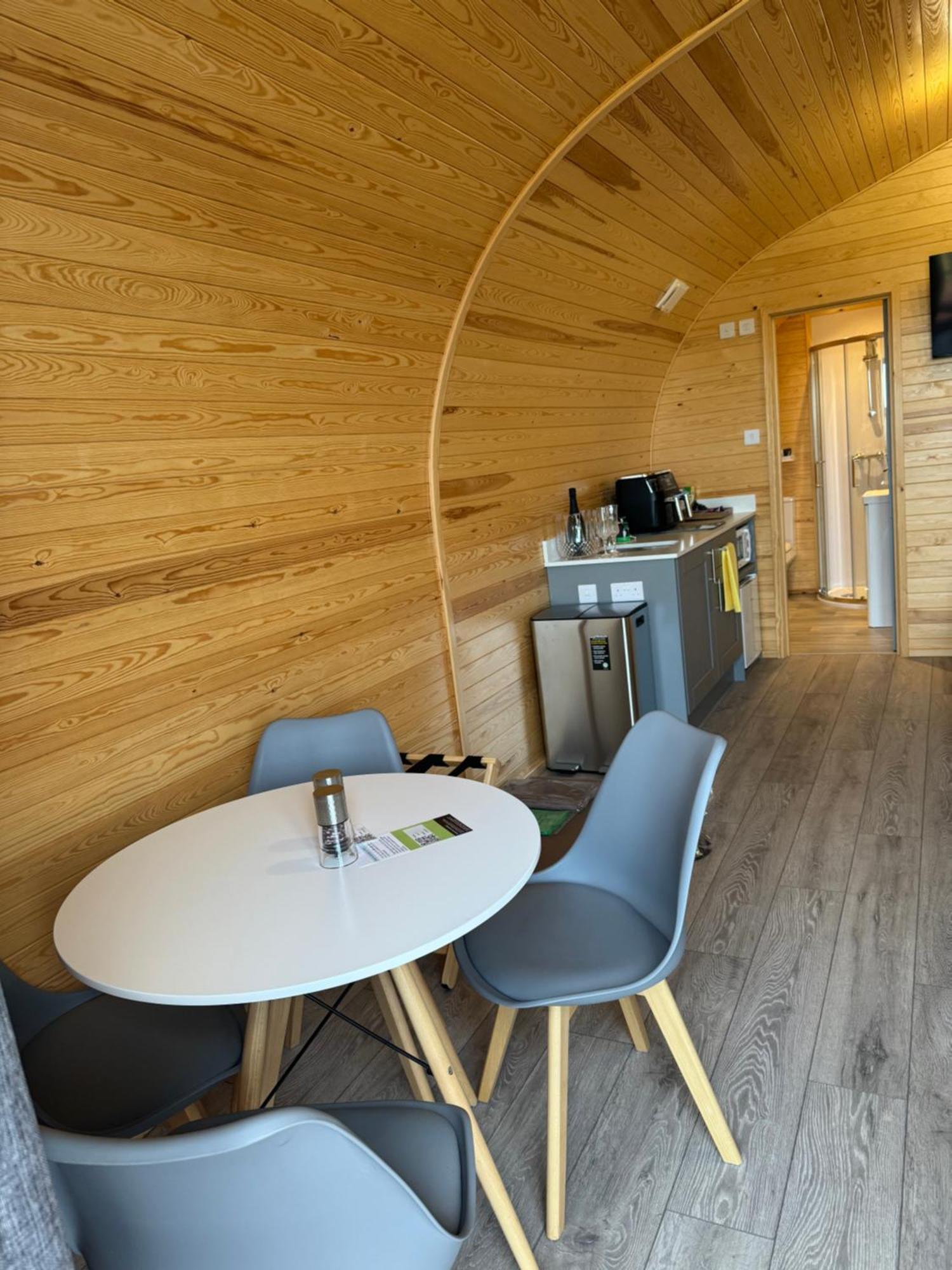Hotel Ffrith Beach Glamping With Hot Tub à Prestatyn Extérieur photo