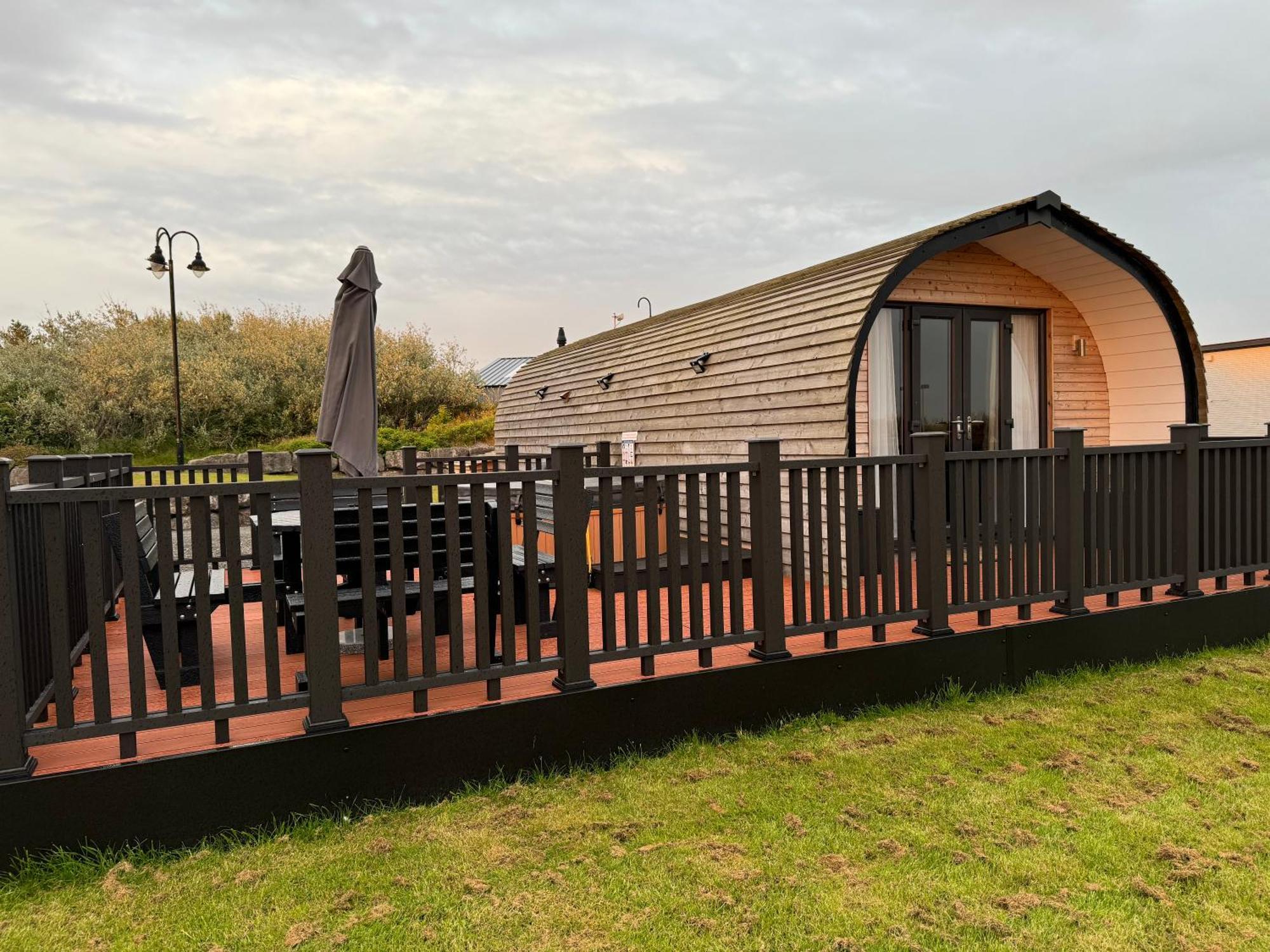 Hotel Ffrith Beach Glamping With Hot Tub à Prestatyn Extérieur photo