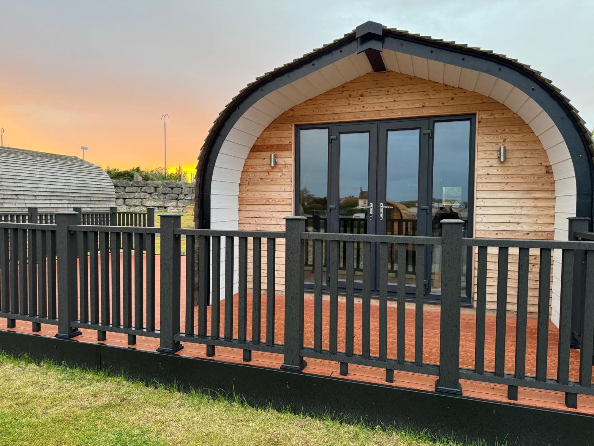 Hotel Ffrith Beach Glamping With Hot Tub à Prestatyn Extérieur photo